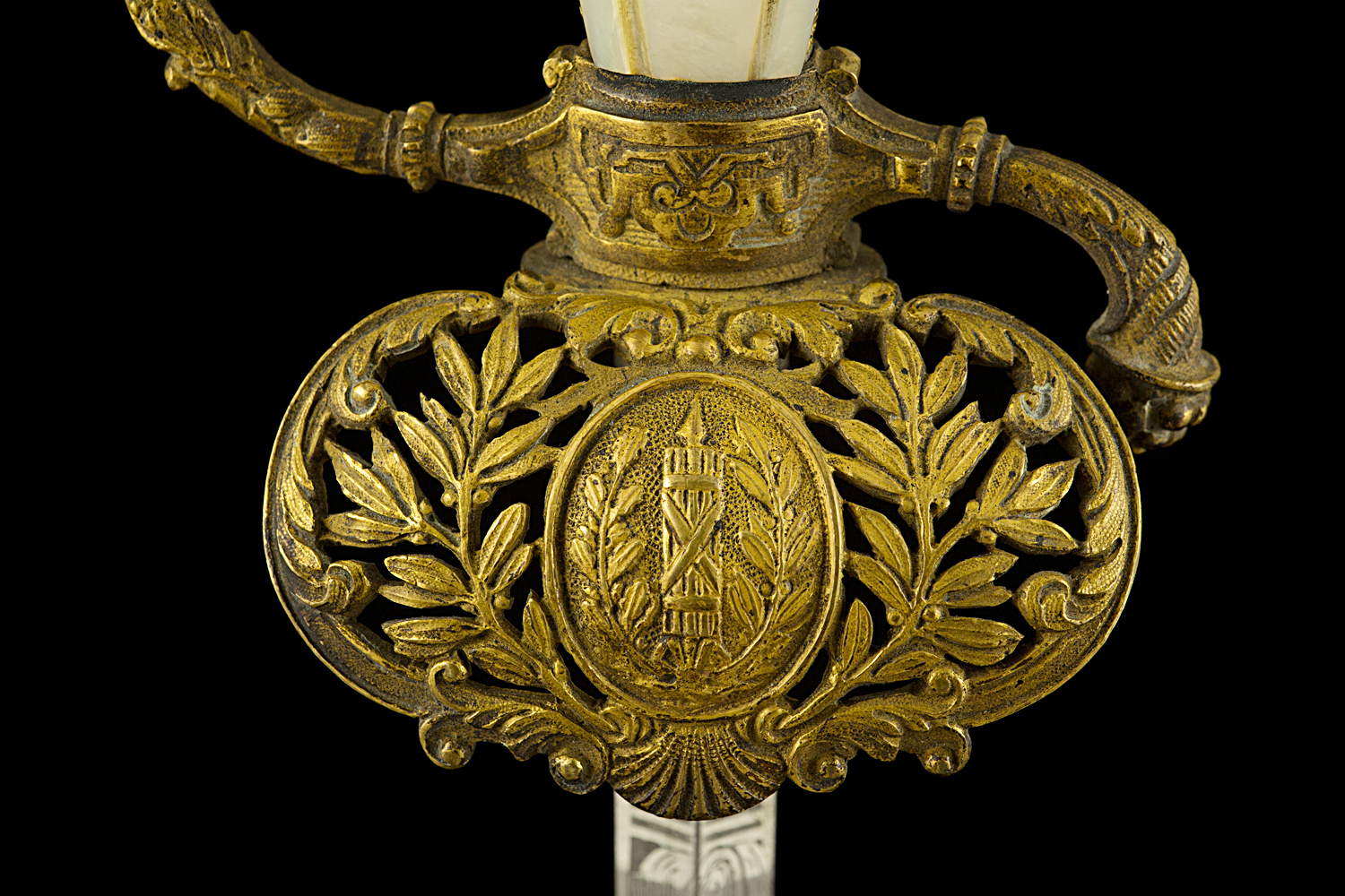 S000011_French_Judge_Smallsword_Detail_Shell_Obverse
