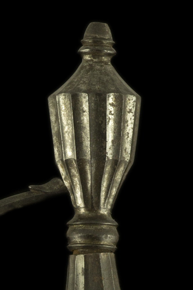 04990_S000177_British_Cut_Steel_Smallsword_Hilt_Obverse_