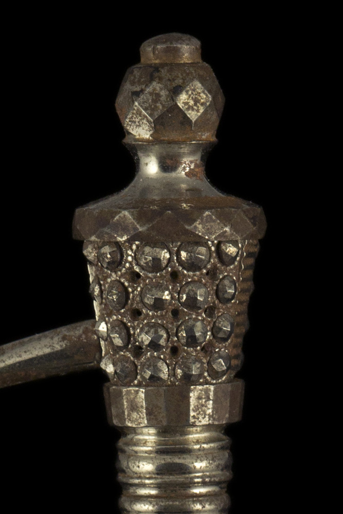 05050_S000163_British_Cut_Steel_Smallsword_Hilt_Obverse_