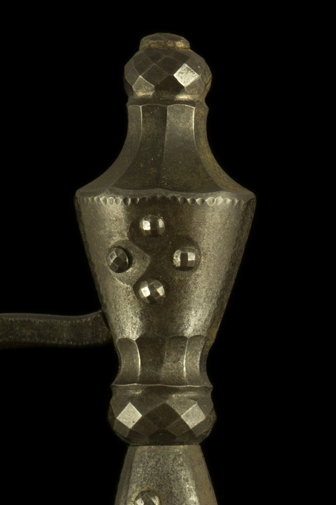 05240_S000169_British_Cut_Steel_Smallsword_Hilt_Obverse_