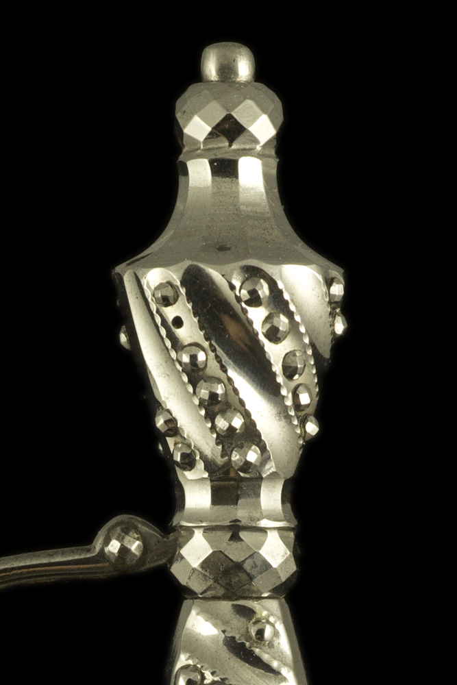 05250_S000193_British_Cut_Steel_Smallsword_Hilt_Obverse_