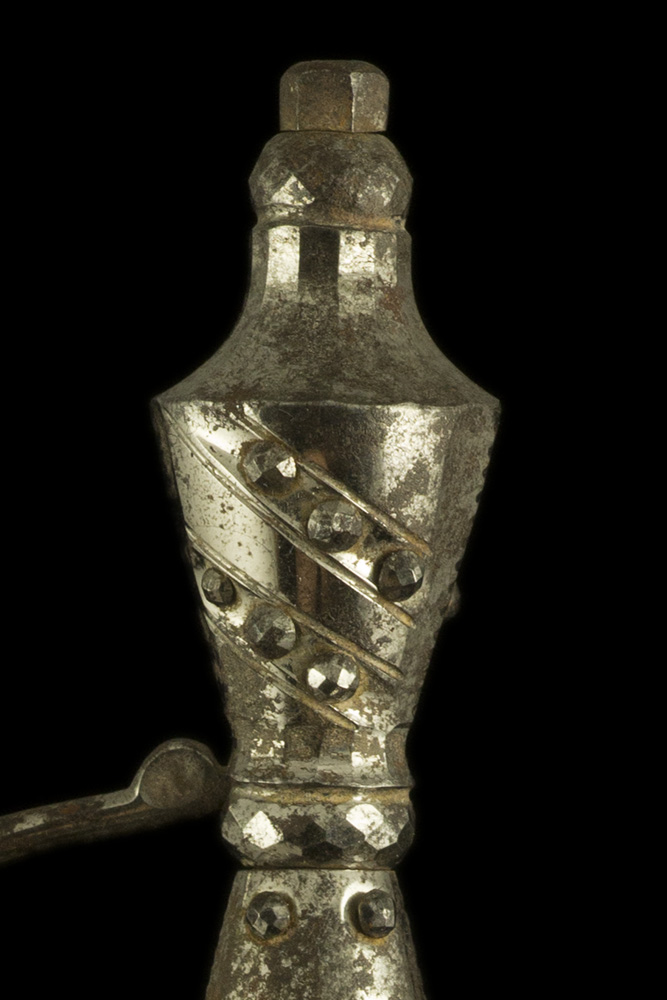 05300_S000192_British_Cut_Steel_Smallsword_Hilt_Obverse_