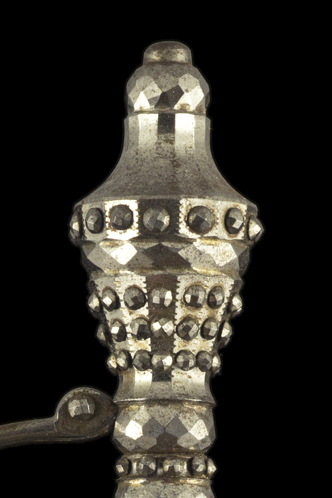 05360_S000126_British_Cut_Steel_Smallsword_Hilt_Obverse_