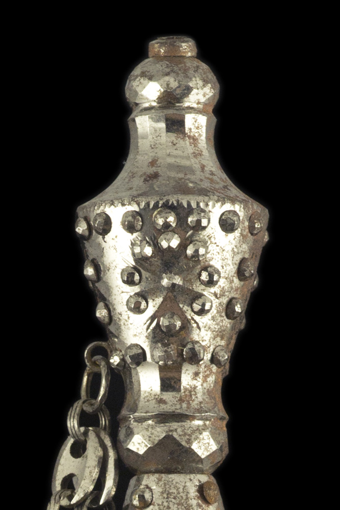 05365_S000135_British_Smallsword_Hilt_Obverse_