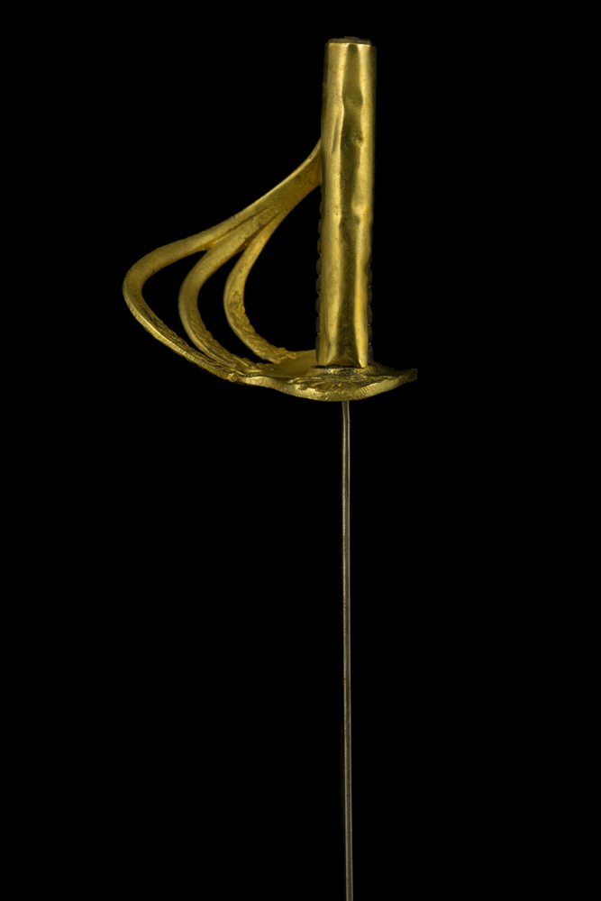 S000026_Child_Sword_Hilt_Left_Side