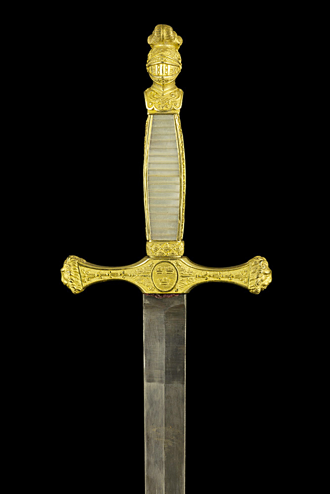 S000140_Danish_Court_Gladius_Hilt_Obverse_