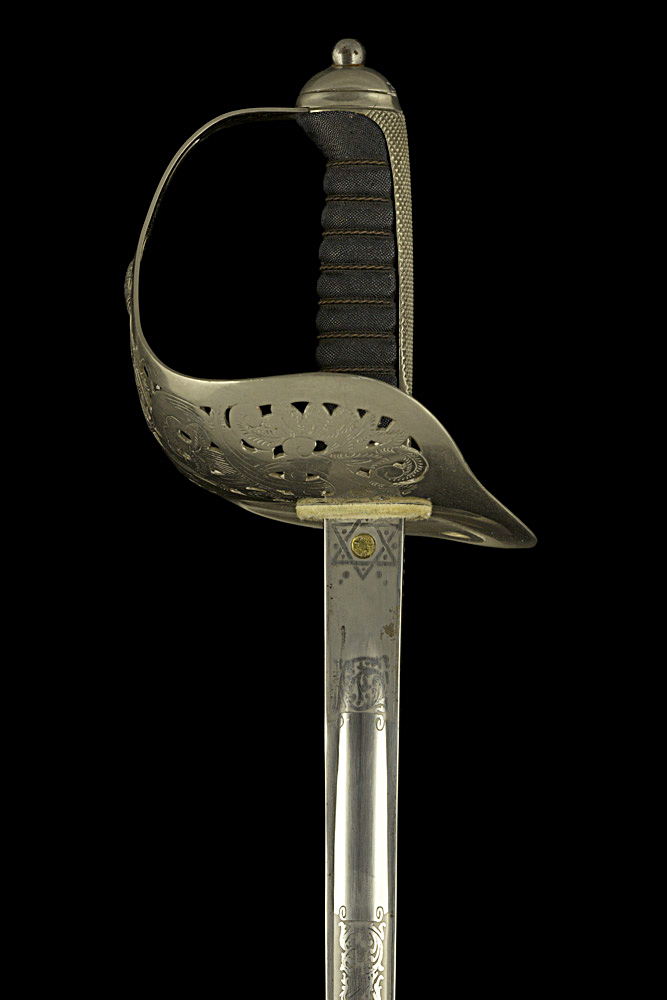 S000182_British_GVR_Sword_Hilt_Obverse_