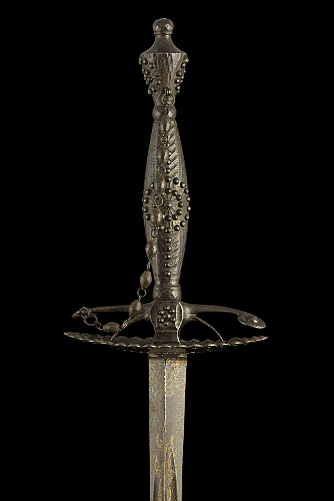 S000185_British_Cut_Steel_Smallsword_Hilt_Obverse_