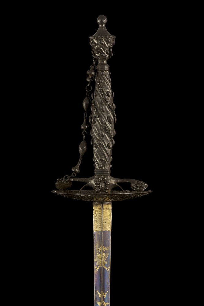 S000196_British_Cut_Steel_Smallsword_Hilt_Obverse_