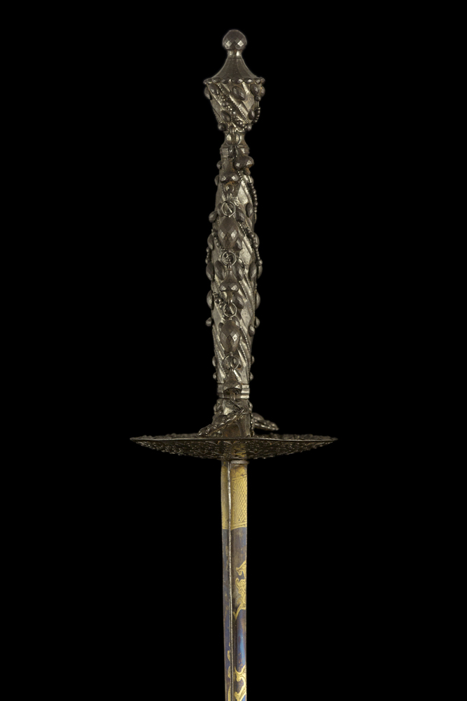 S000196_British_Cut_Steel_Smallsword_Hilt_Right_Side