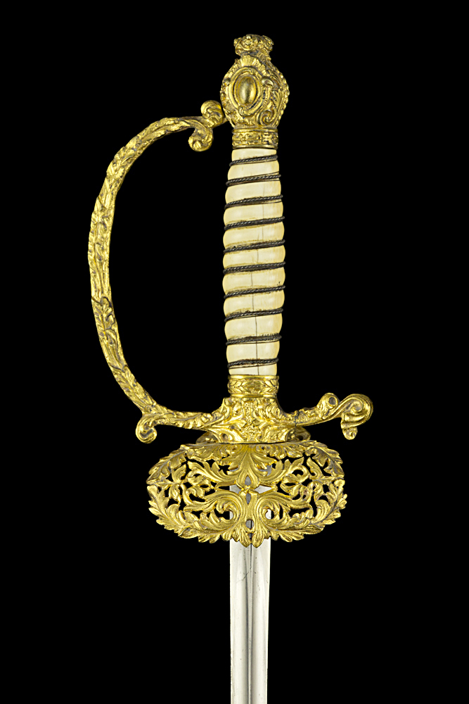 S000215_Ivory_Grip_Smallsword_Hilt_Obverse_