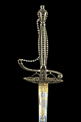 S000134_British_Disk_Smallsword_Hilt_Obverse