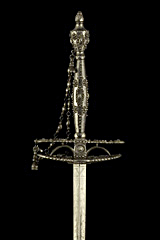 S000147_British_Cut_Steel_Smallsword_Hilt_Obverse_