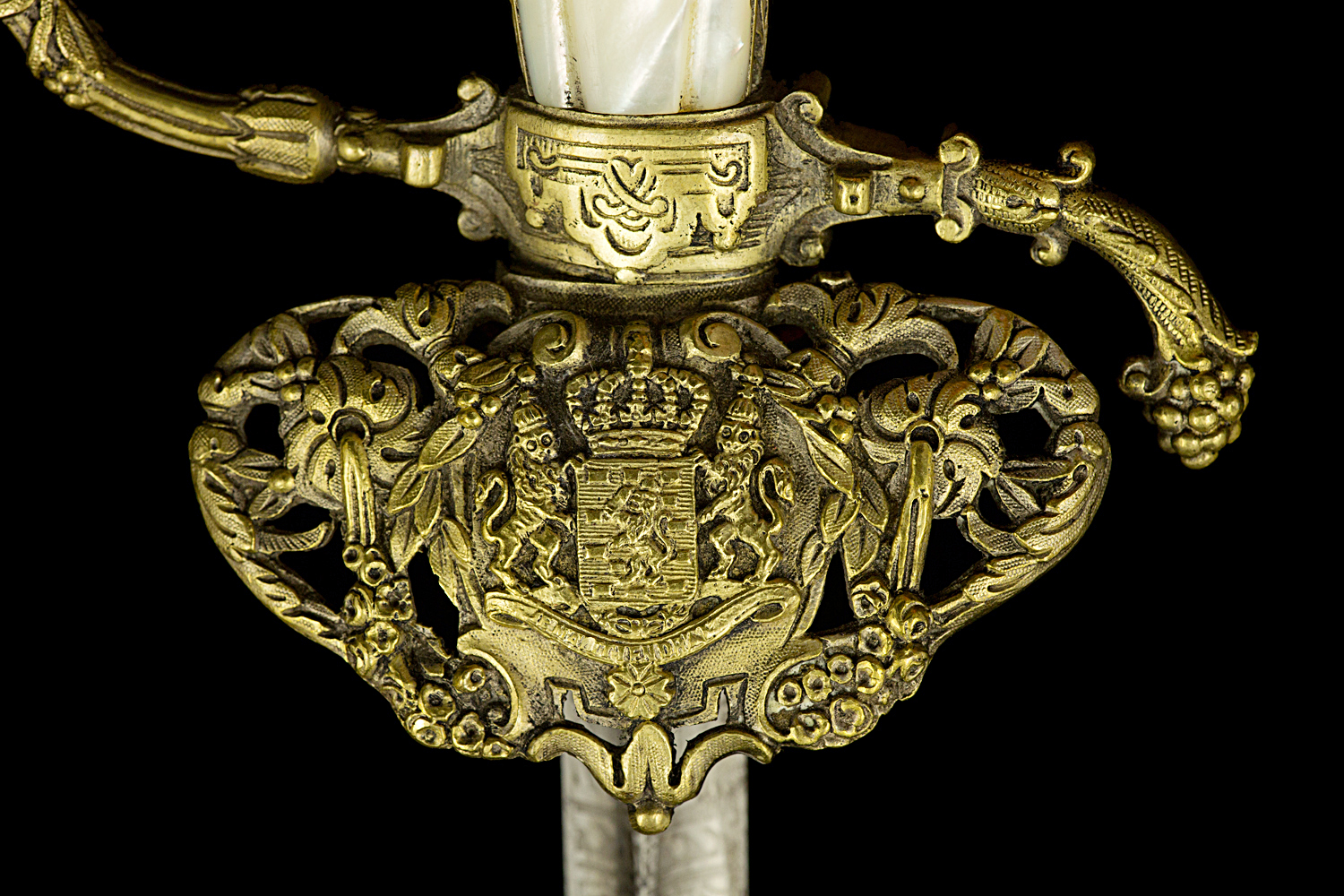 S000001_Dutch_Civil_Servant_Smallsword_Detail_Shell_Obverse