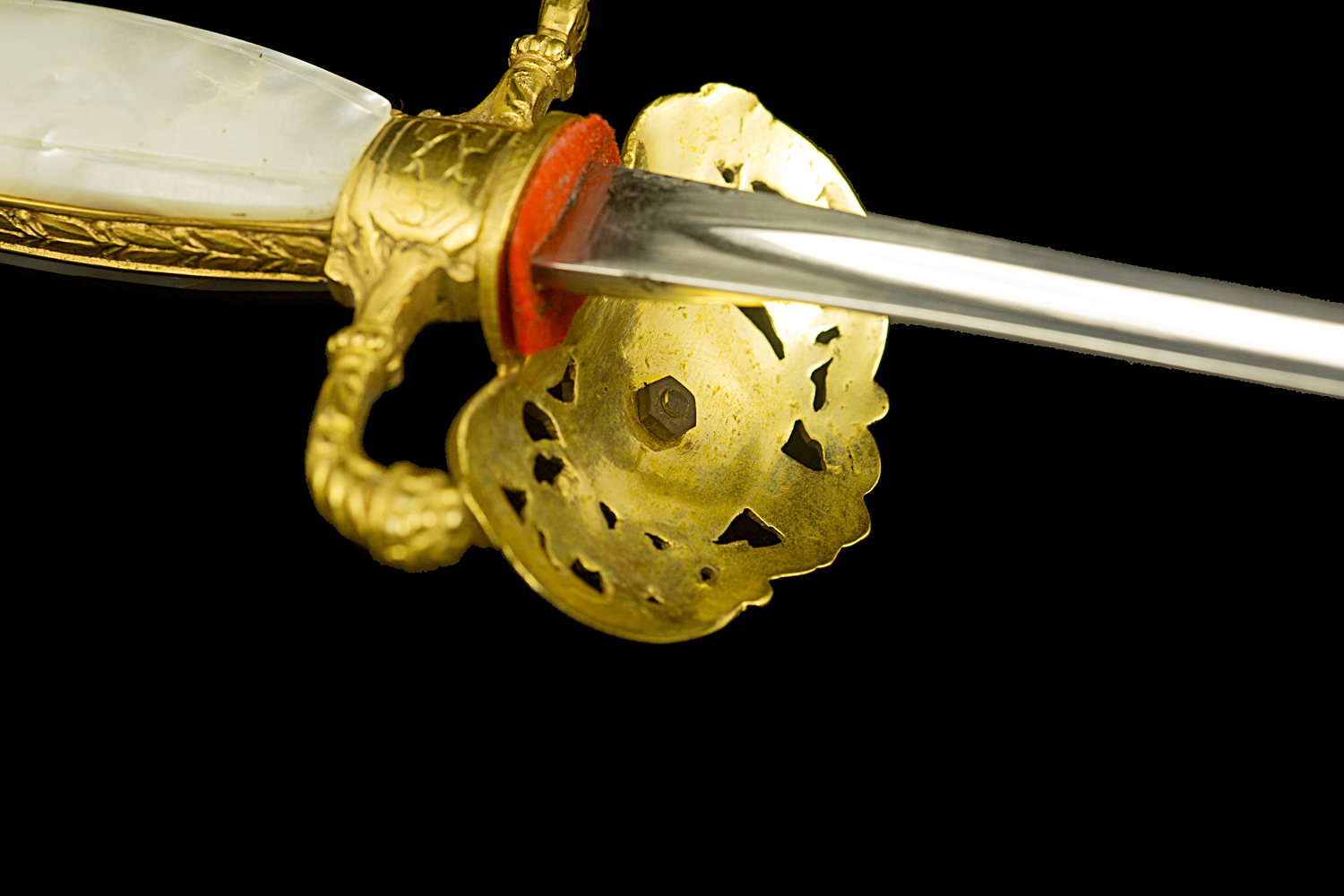 S000068_Vatican_Smallsword_Detail_Shell_Reverse