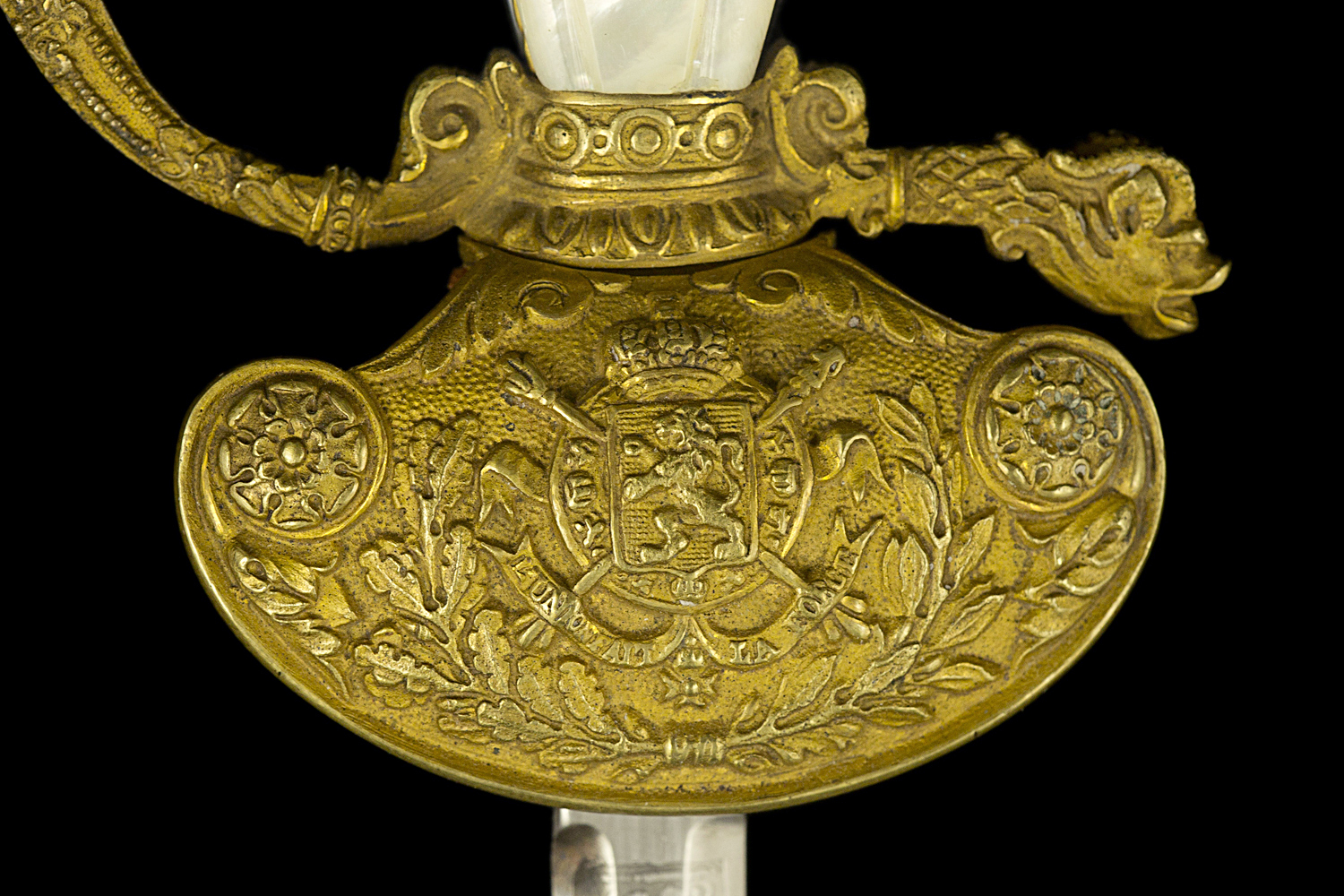 S000190_Belgian_Smallsword_Detail_Shell_Obverse