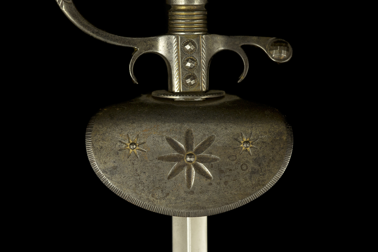 S000194_British_Cut_Steel_Smallsword_Detail_Shell_Obverse