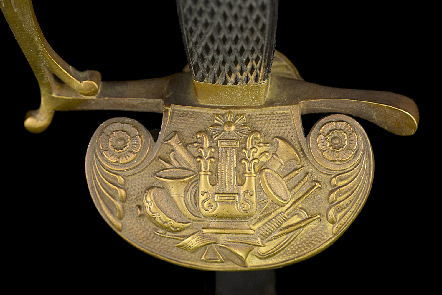 S000209_Belgian_Bandsman_Smallsword_Detail_Shell_Obverse